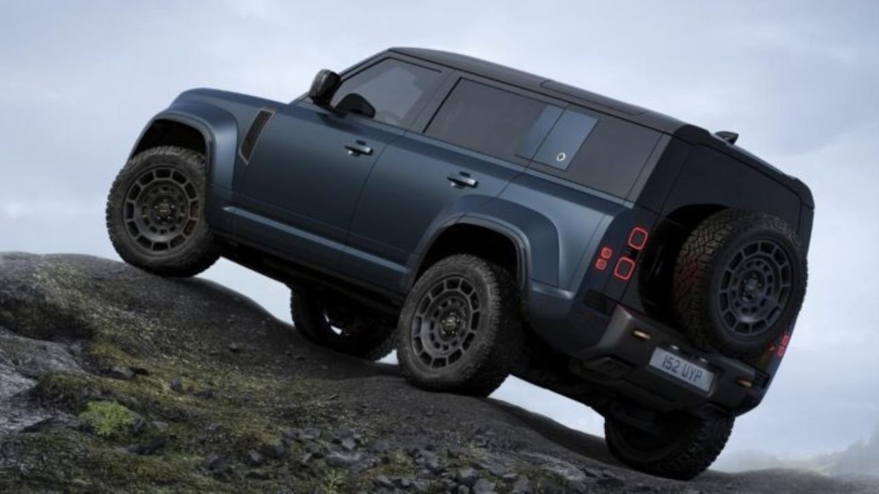 Land Rover Planning Smaller All-Electric Defender For Debut Next Year